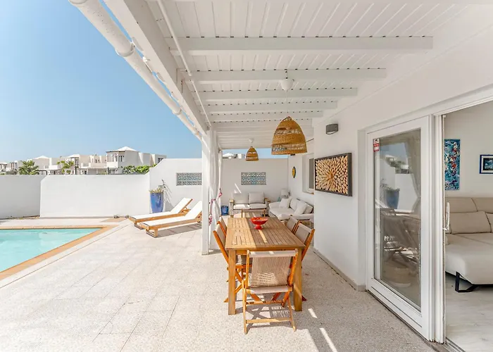 Villa Pon Heated Pool Cozy Playa Blanca